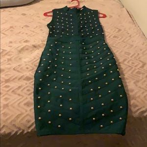 Super cute dress that I can’t fit.